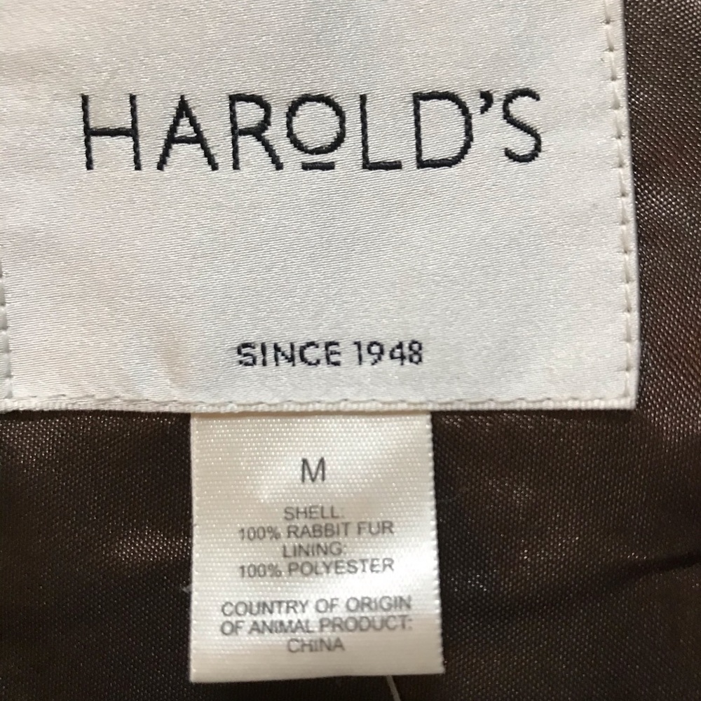 Harold’s Rabbit Fur Vest - Picture 5 of 5